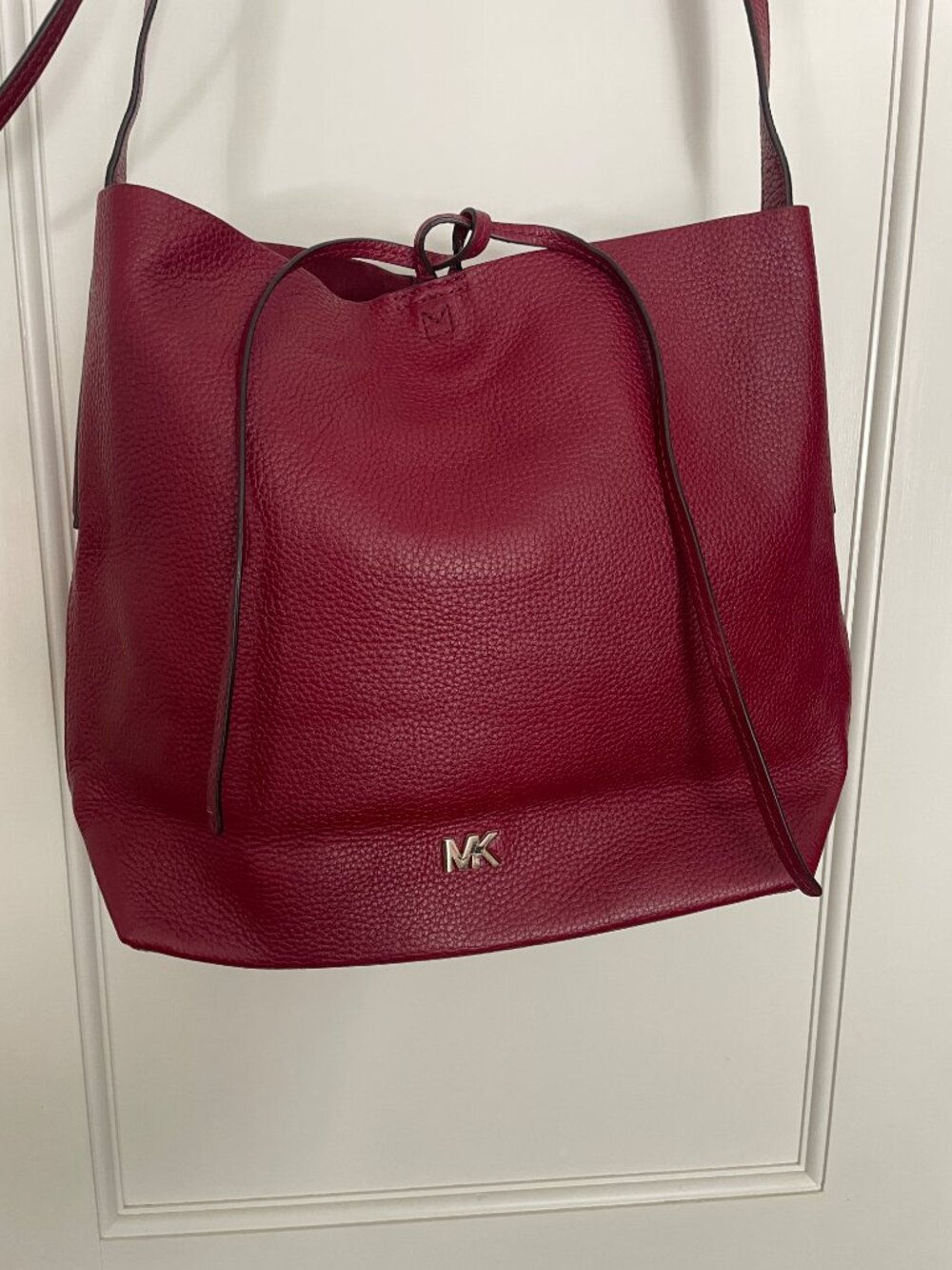 Michael Kors Oxblood Leather Junie Messenger Crossbody Slouchy Bag - Picture 4 of 10